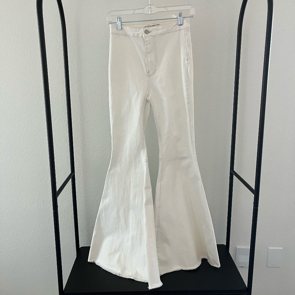 FREE PEOPLE | Bohemian Cowboy Just Float On Flare Jeans in White | Size W 25R - Picture 3 of 11